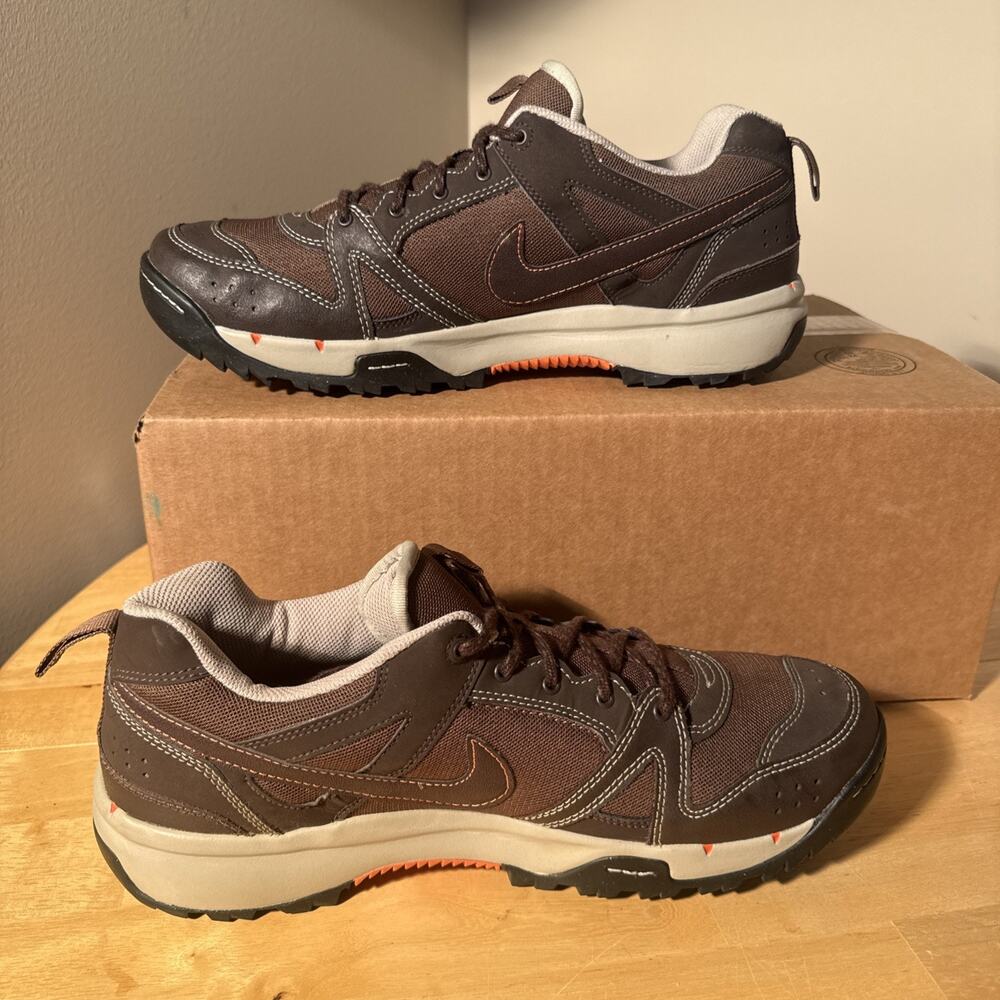 Nike Men's Brown and Cream Athletic Shoes with Orange Accents